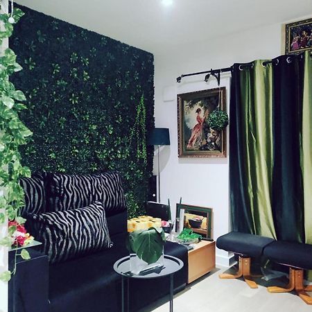Uttsav Green - Affordable London Zone 3 - Accessible Public Transport Apartment Bagian luar foto