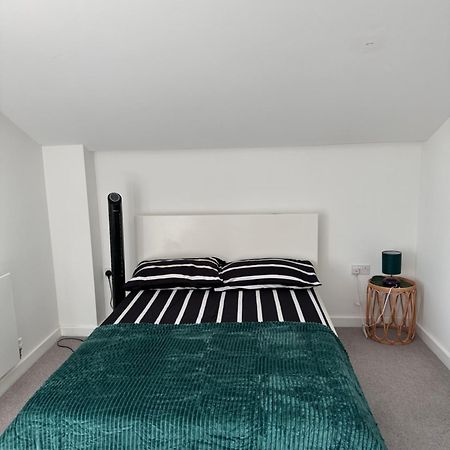 Uttsav Green - Affordable London Zone 3 - Accessible Public Transport Apartment Bagian luar foto