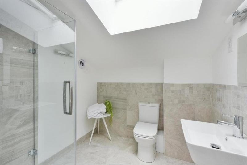 Uttsav Green - Affordable London Zone 3 - Accessible Public Transport Apartment Bagian luar foto